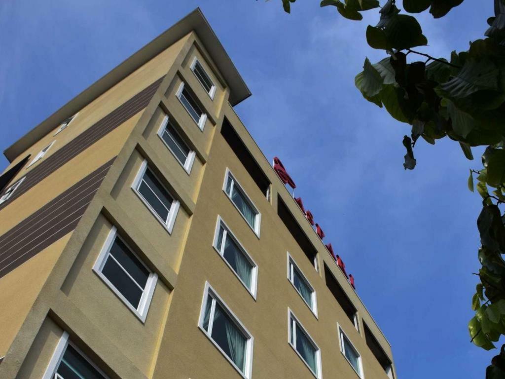 טמפין Caspari Hotel מראה חיצוני תמונה